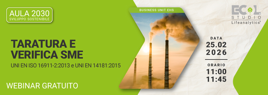 Immagine di 3 ciminiere in azione su uno sfondo di cielo e nuvole, simbolo del webinar gratuito EHS che