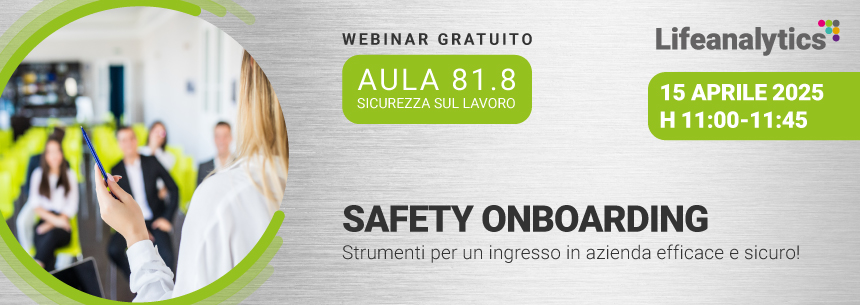 Immagine che rappresenta una docente che tiene lezione ad una aula, simbolo del webinar EHS di Lifeanalytics 